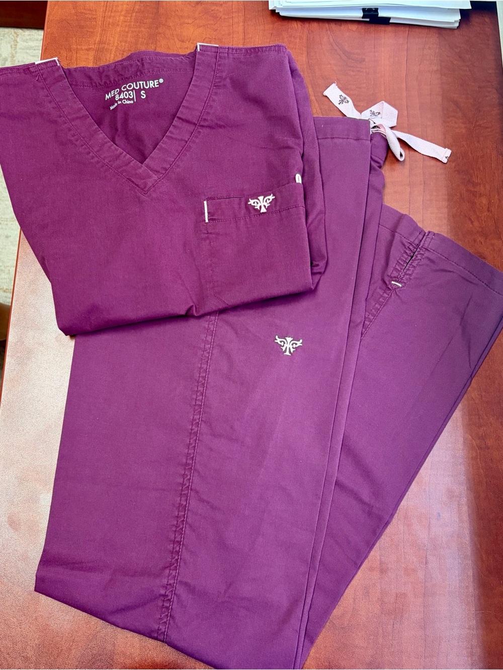 Med Couture Women's scrub set Small top XS bottom